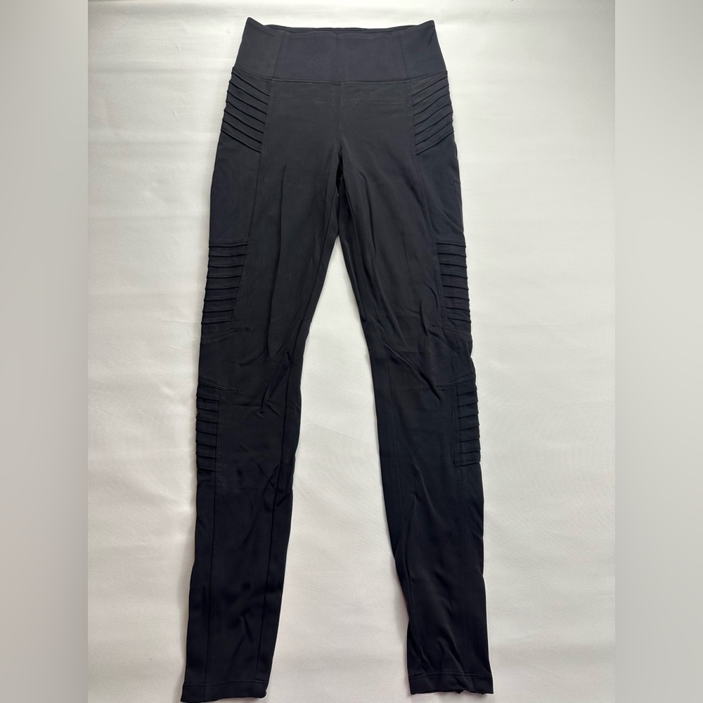 Athleta delancey motto tight leggings. Size ST